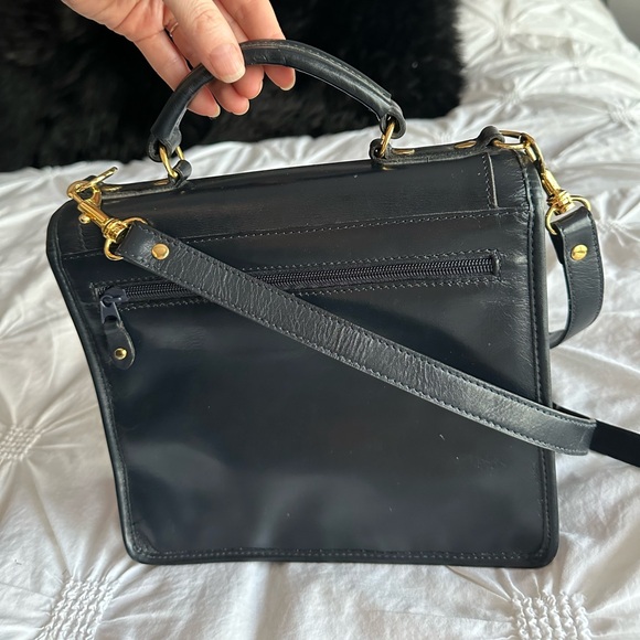 Navy leather top handle purse with gold hardware, cross body purse EUC vintage - Picture 10 of 13